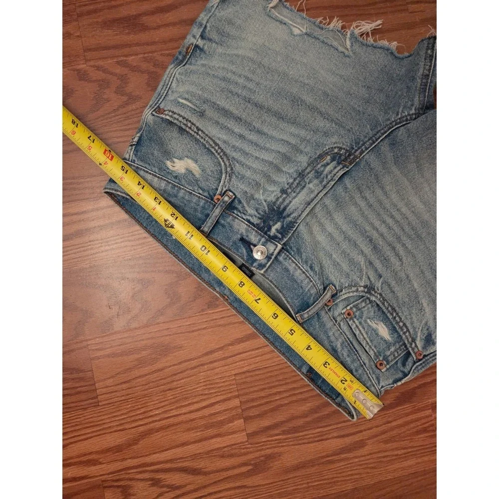 American Eagle Relaxed Short Womens 6 Light Wash Distressed High Rise Denim Blue